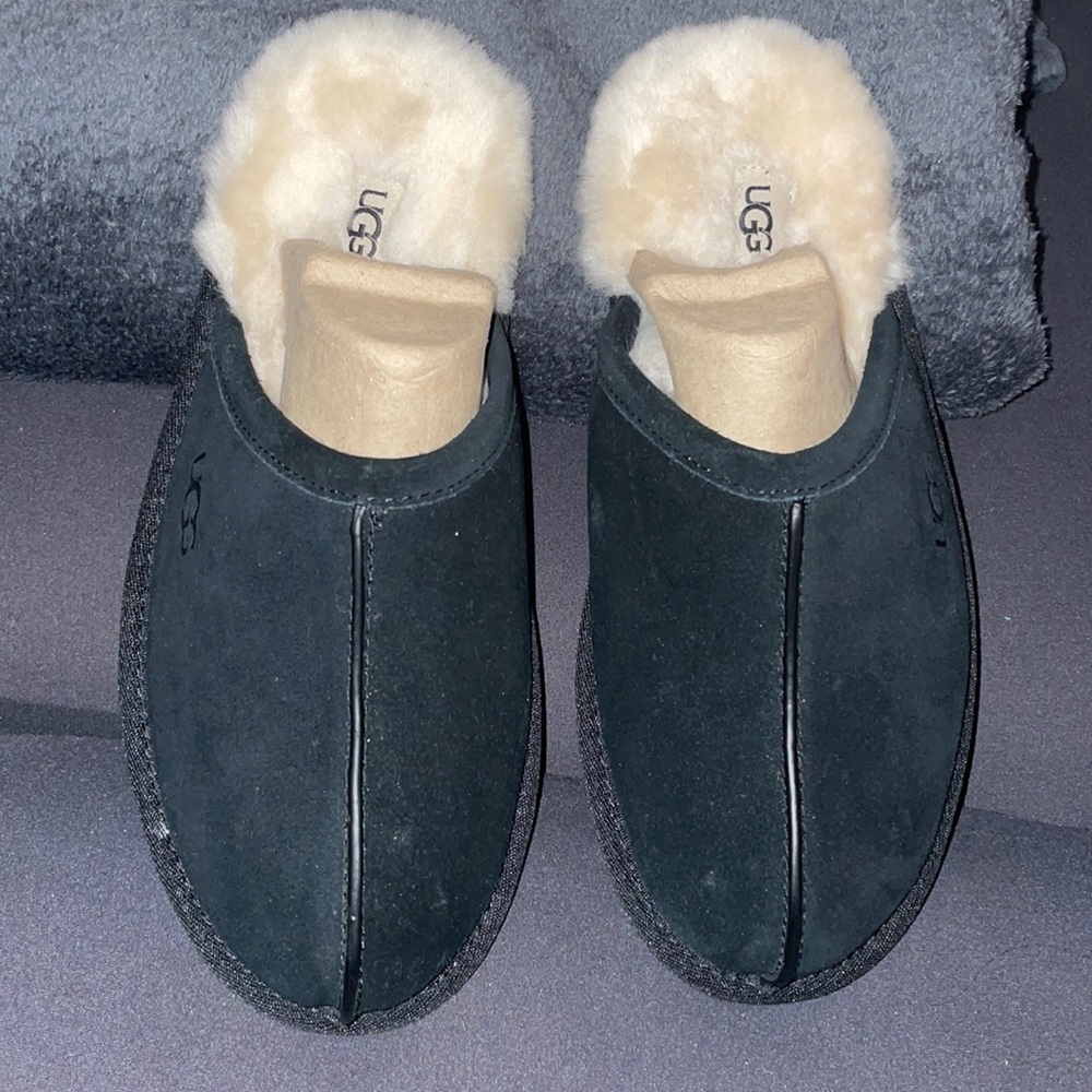 UGG Men’s Scuff Slippers Like NEW